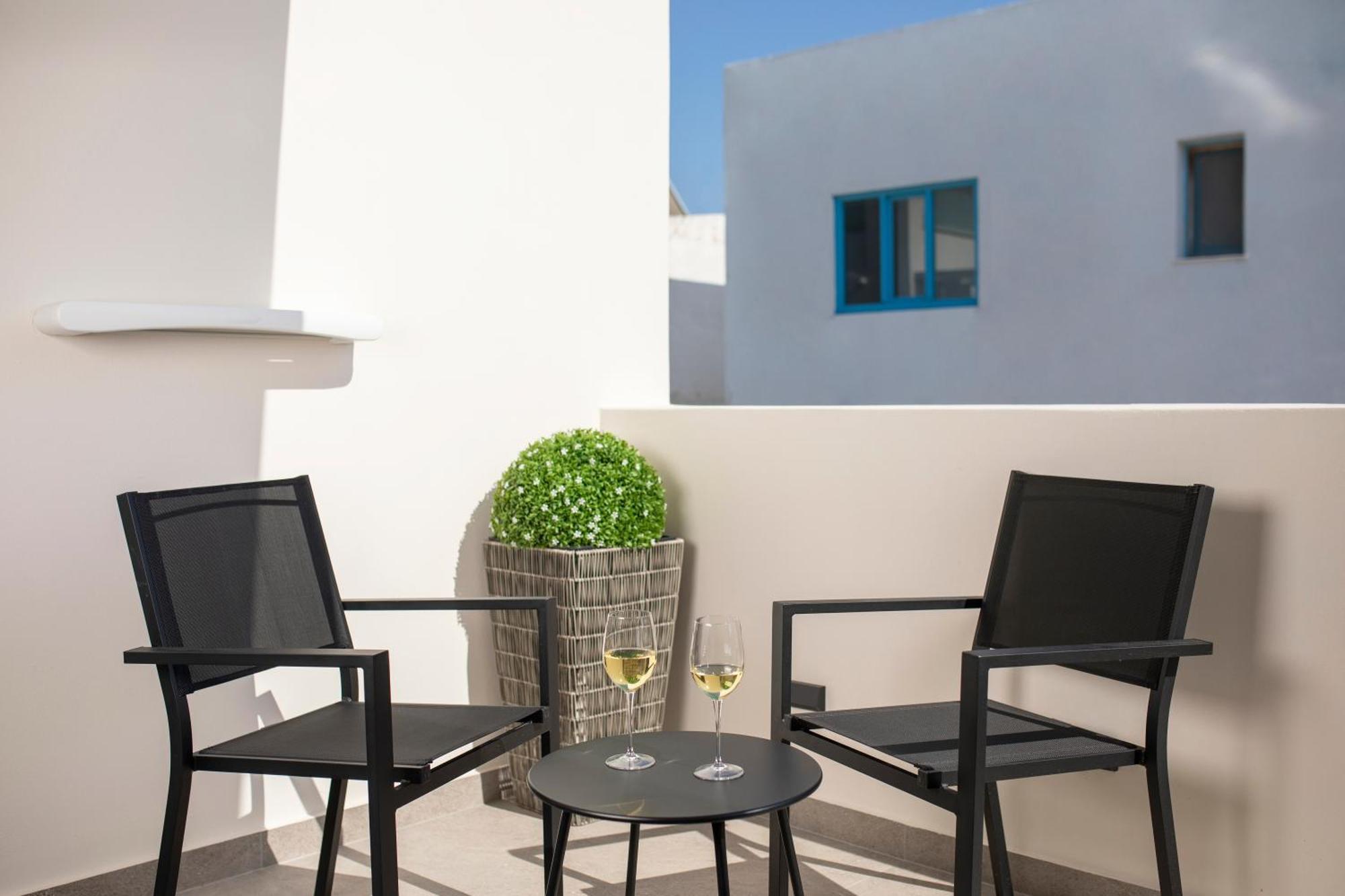 New Villa Katerina - 6 Villas & 6 Private Jacuzzi Emporio  المظهر الخارجي الصورة